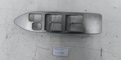 Moldura Botão Vidro Dianteira Esquerda Pajero Full 09